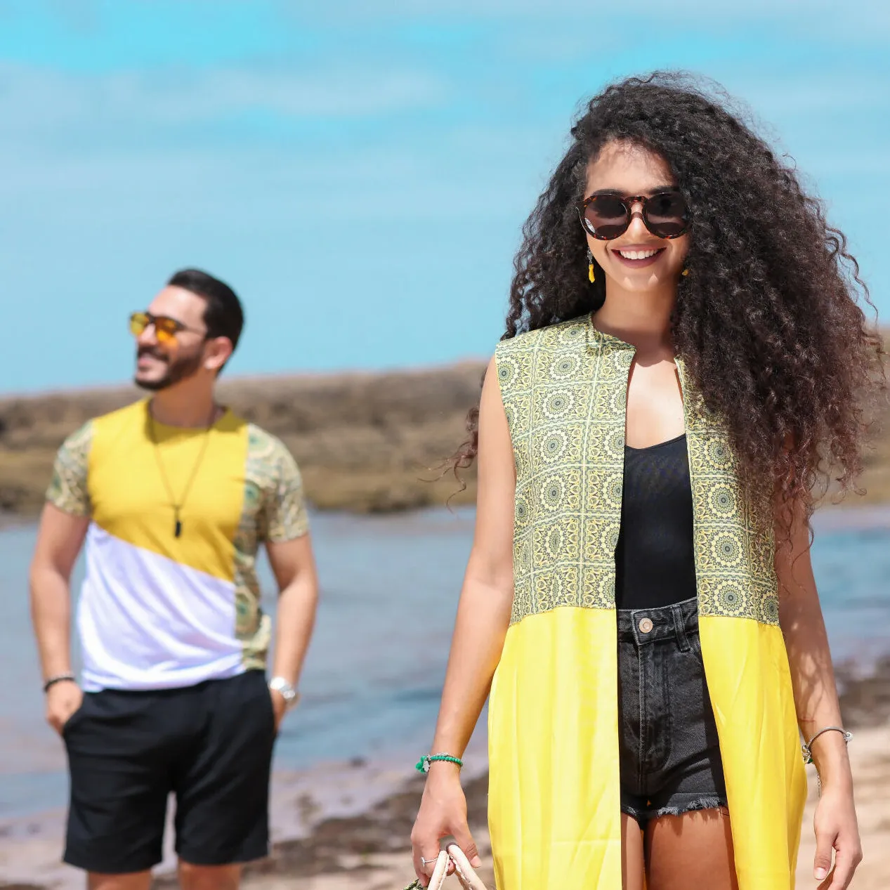 Brakett Sleevless Yellow Kimono